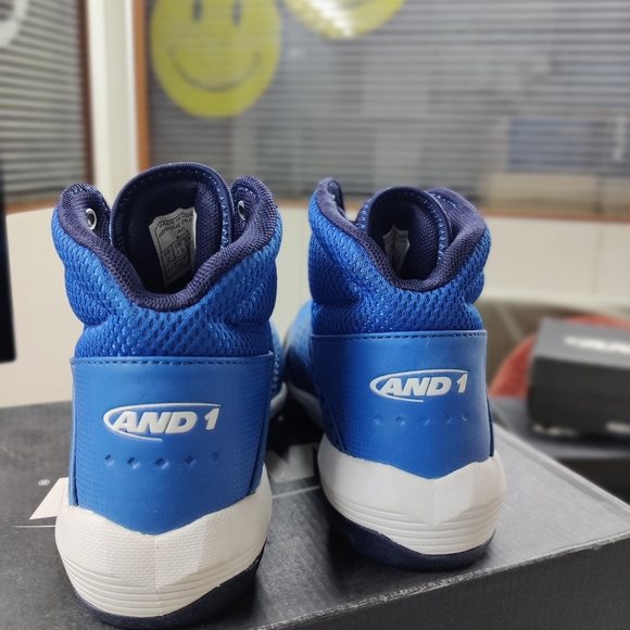 And 1 original basketball shoes for kids - Picture 3 of 4